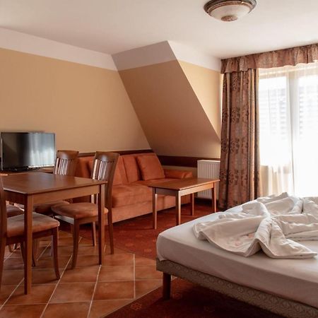 Bed and Breakfast Fonix Wellness *** 1 A Epulet Hévíz Exteriér fotografie