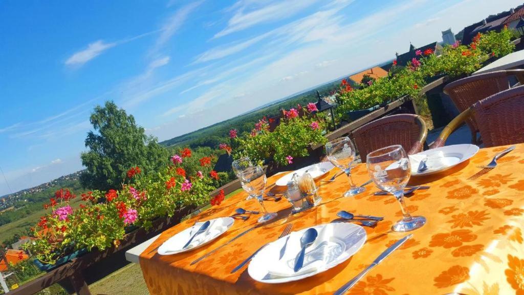 Bed and Breakfast Fonix Wellness *** 1 A Epulet Hévíz Exteriér fotografie