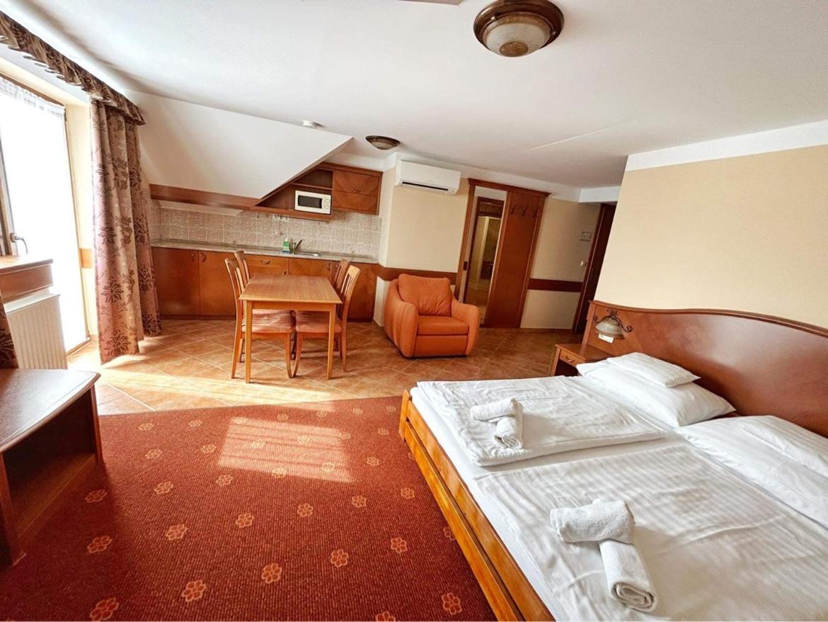Bed and Breakfast Fonix Wellness *** 1 A Epulet Hévíz Exteriér fotografie