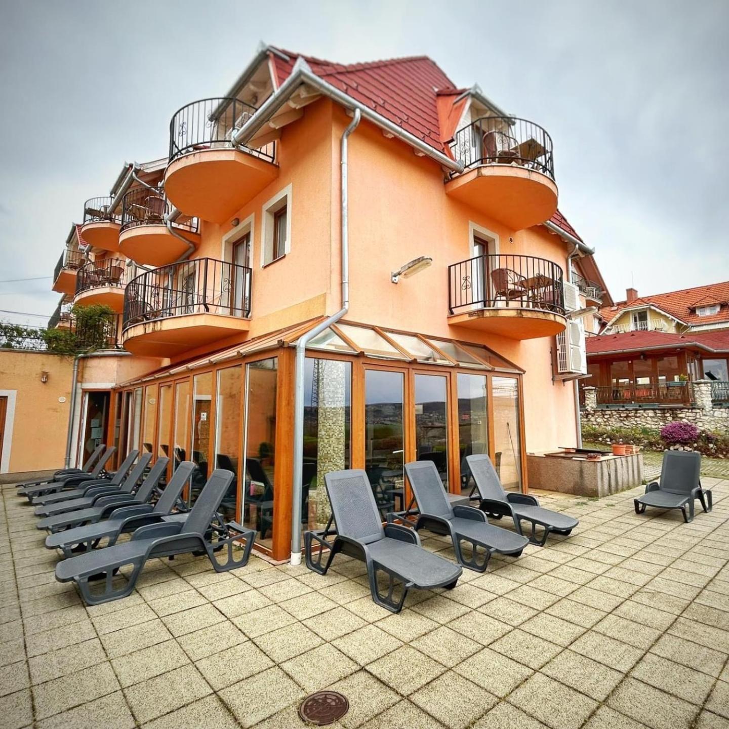 Bed and Breakfast Fonix Wellness *** 1 A Epulet Hévíz Exteriér fotografie