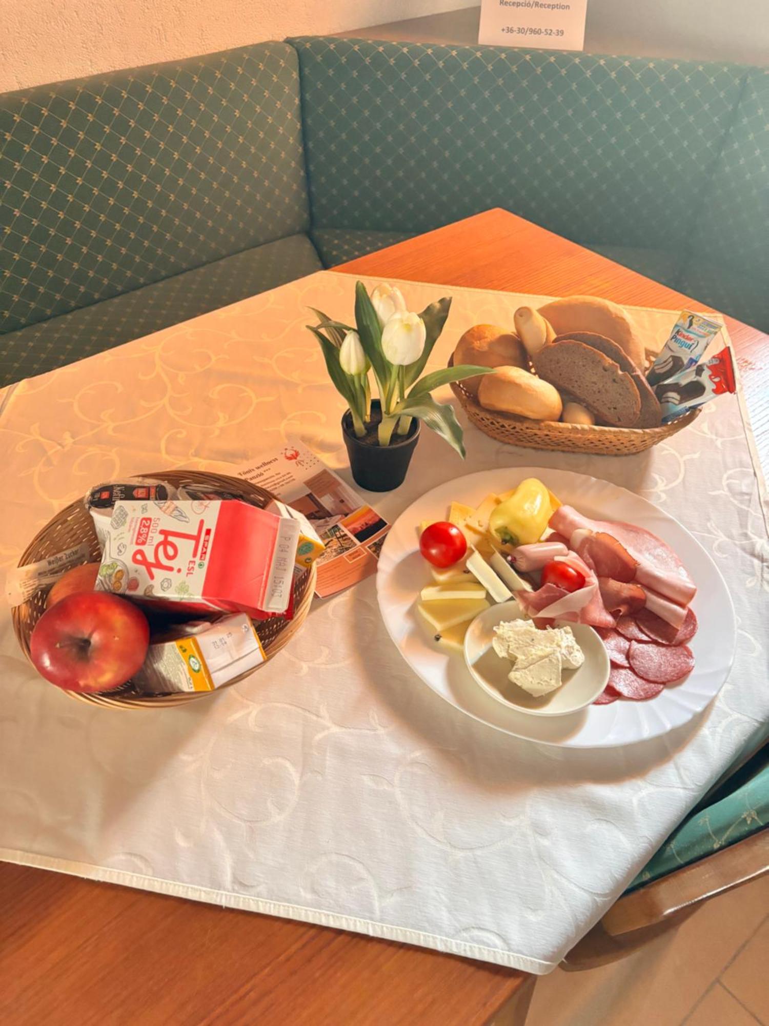 Bed and Breakfast Fonix Wellness *** 1 A Epulet Hévíz Exteriér fotografie